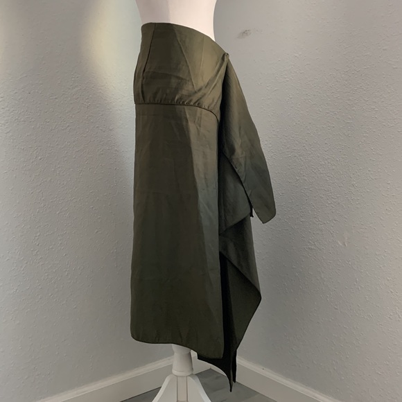 Surrealist olive green skirt - Picture 3 of 11